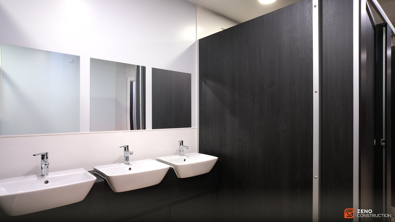 Zeno Construction changing room, third angle