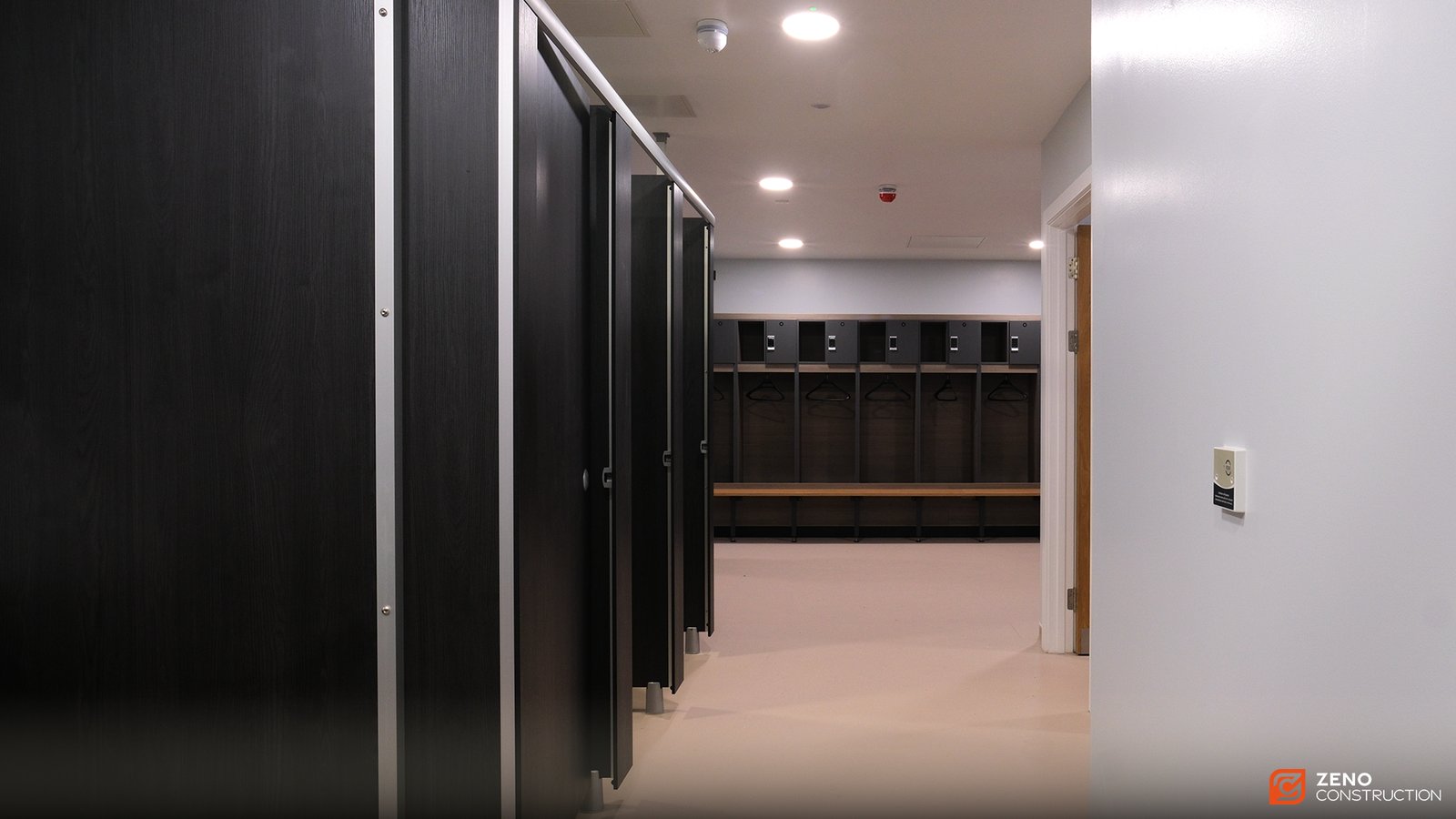 Zeno Construction changing room, fourth angle