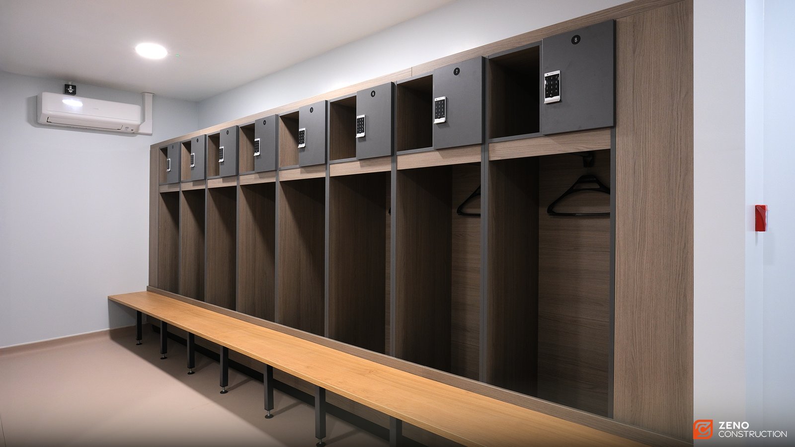 Zeno Construction changing room, seventh angle